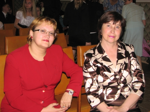 25 мая 2010 г   Светлана Александровна и Ирина Анатольевна - МЕДВЕДЕВСКАЯ ГИМНАЗИЯ