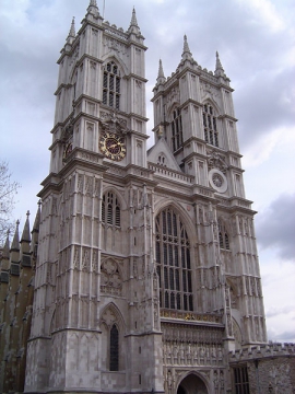 6.All queens and kings were crowned here: a.St.Pauls Cathedral b. Westmister Abbey c. Buckingham Pal -   