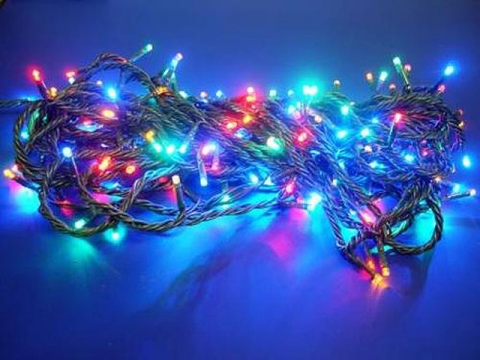 4. When were electric lights used to decorate a Christmas tree? a. 1882 b. 1902 c. 1906 d. 1916 -   